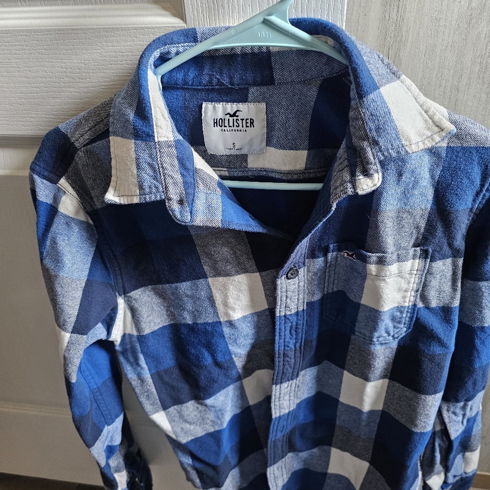 Hollister Men's Blue and White Checkered Shirt